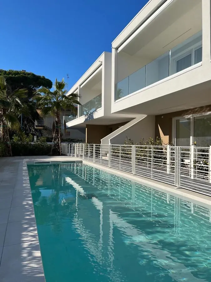 Agua Apartment With Beach Included Τζεσόλο Λίντο 0*,