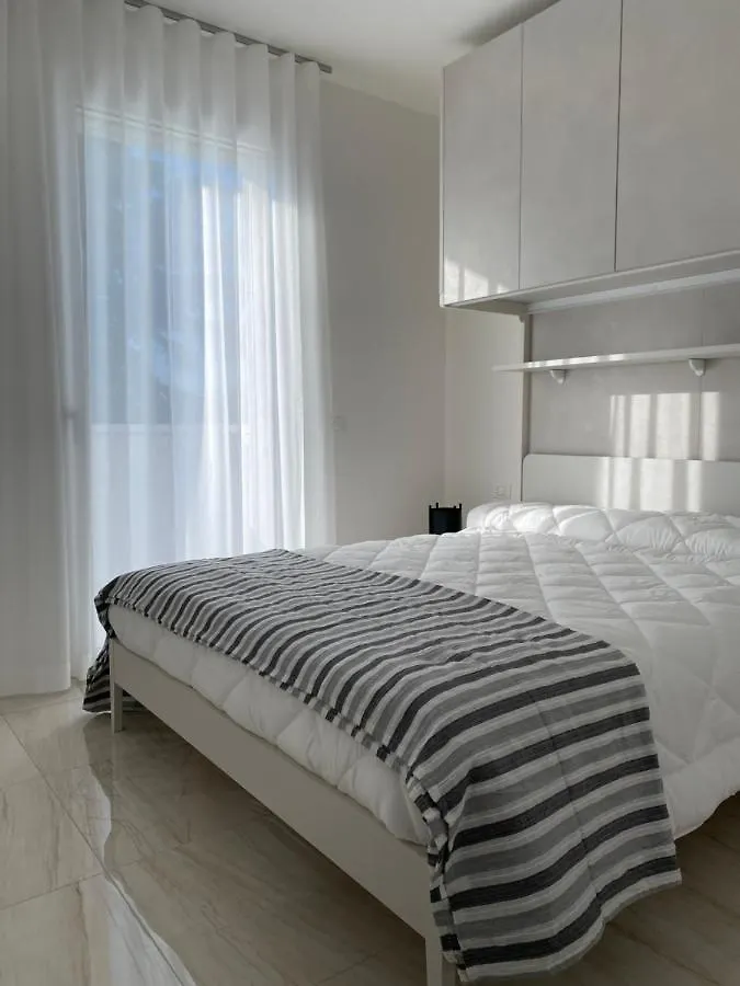 Agua Apartment With Beach Included Lido di Jesolo 0*,  Italië